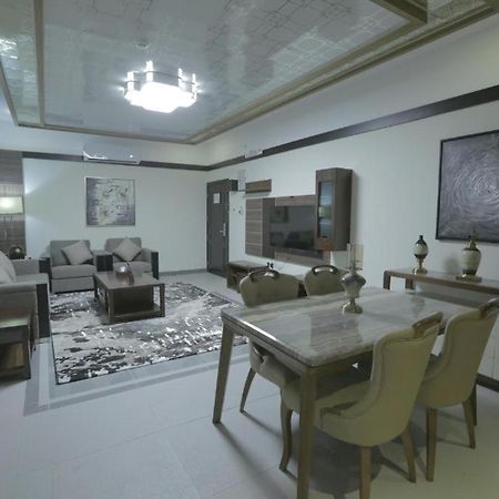 Niyaf Hotel Appartments Khamis Mushait Bagian luar foto