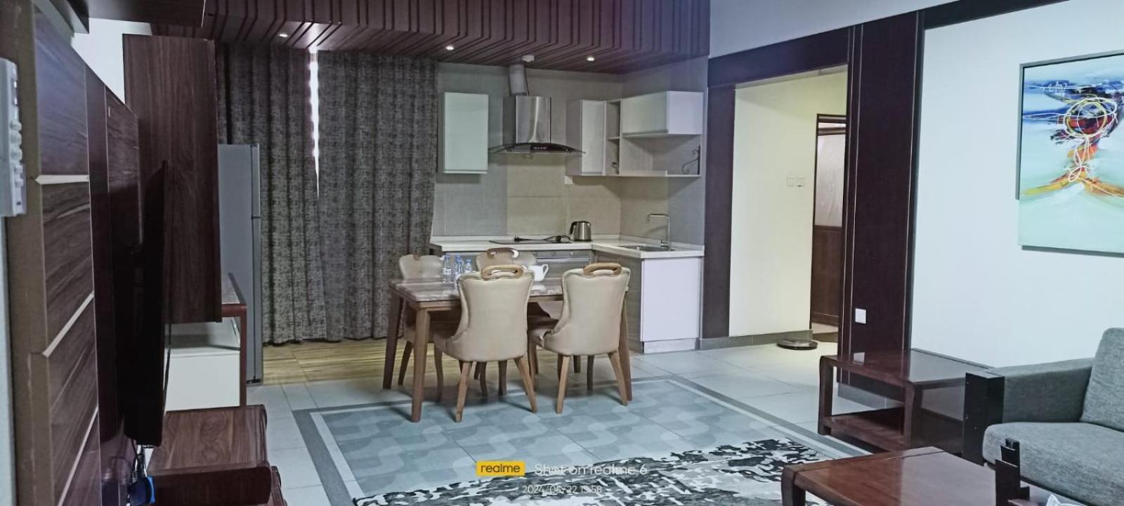 Niyaf Hotel Appartments Khamis Mushait Bagian luar foto
