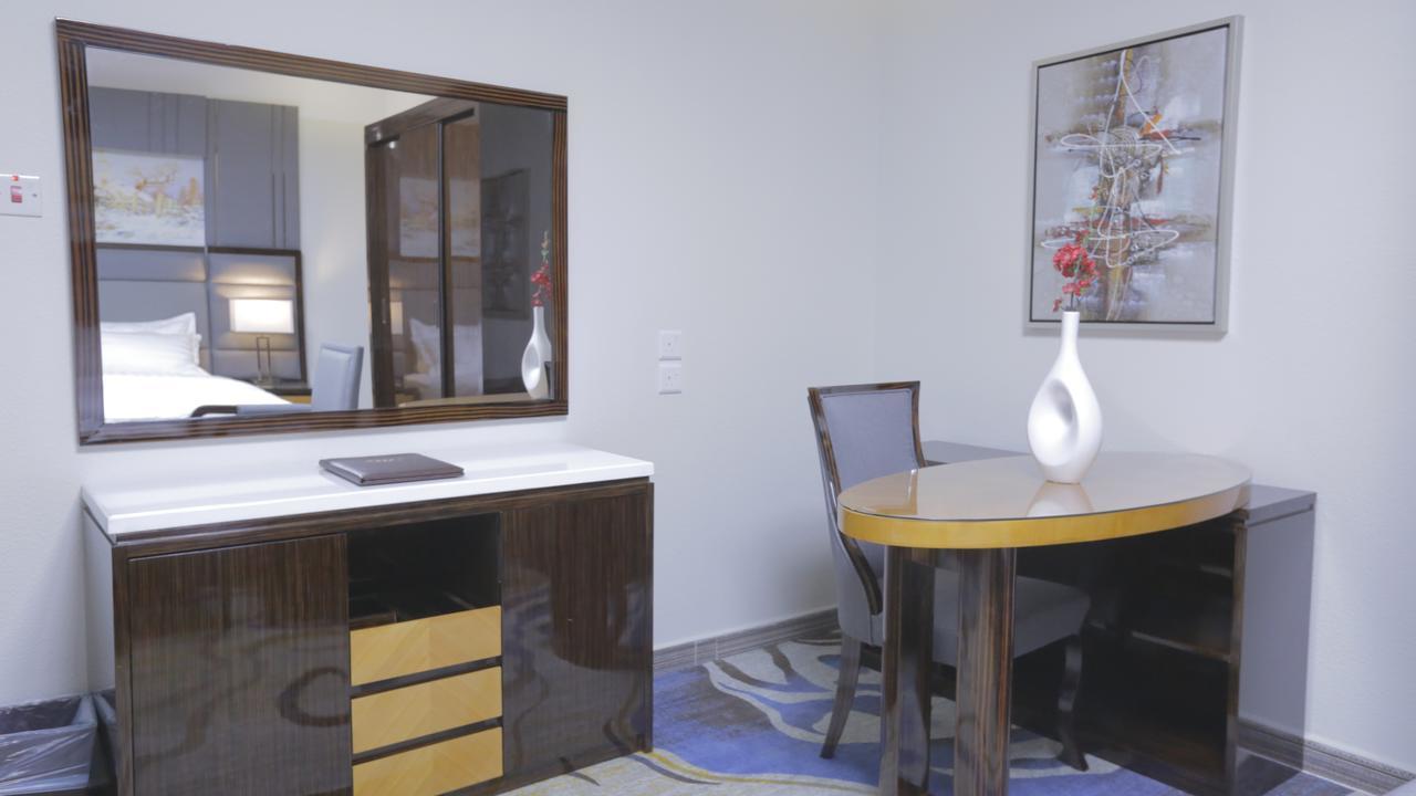 Niyaf Hotel Appartments Khamis Mushait Bagian luar foto