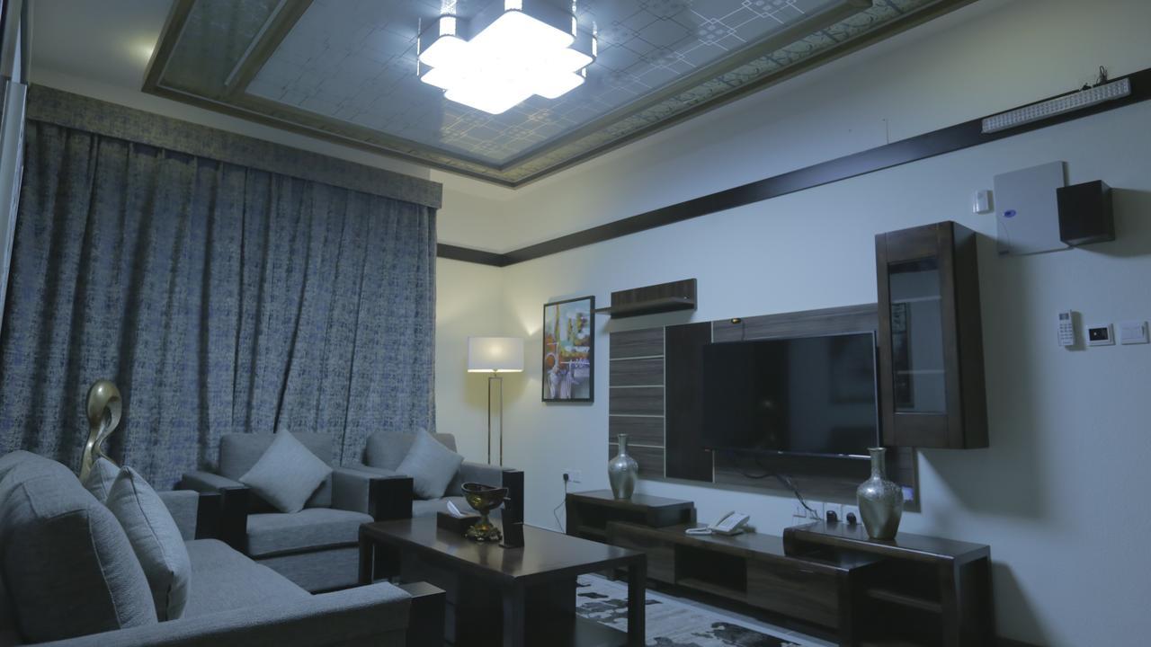 Niyaf Hotel Appartments Khamis Mushait Bagian luar foto