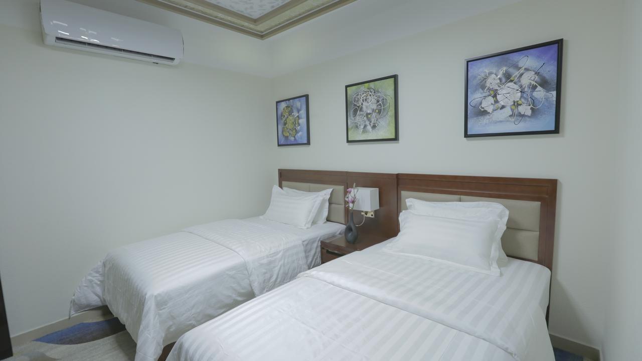 Niyaf Hotel Appartments Khamis Mushait Bagian luar foto